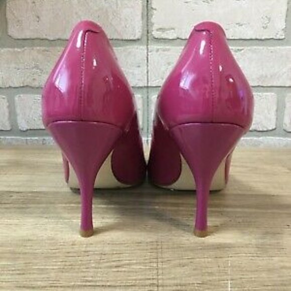 Unworn BCBG Womens Ariel Pink Berry Patent Leather Peep Toe Heel 8M - Picture 2 of 5